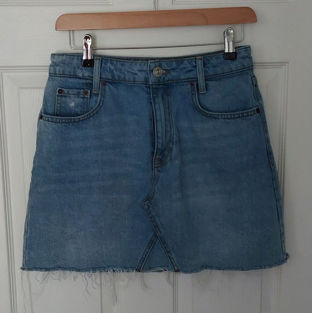 BDG Cutoff Distressed Denim Mini Skirt, Size Medium